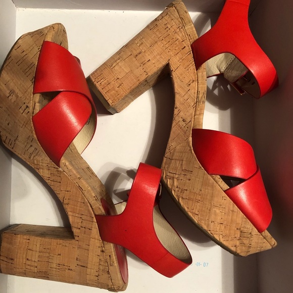 Michale Kors Sandals - Picture 4 of 7